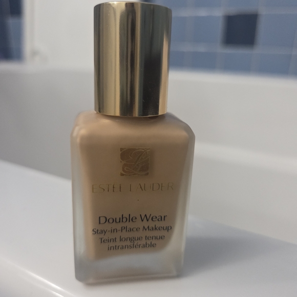 Estee Lauder Double Wear Stay-in-Place Makeup - Cream - Picture 3 of 5